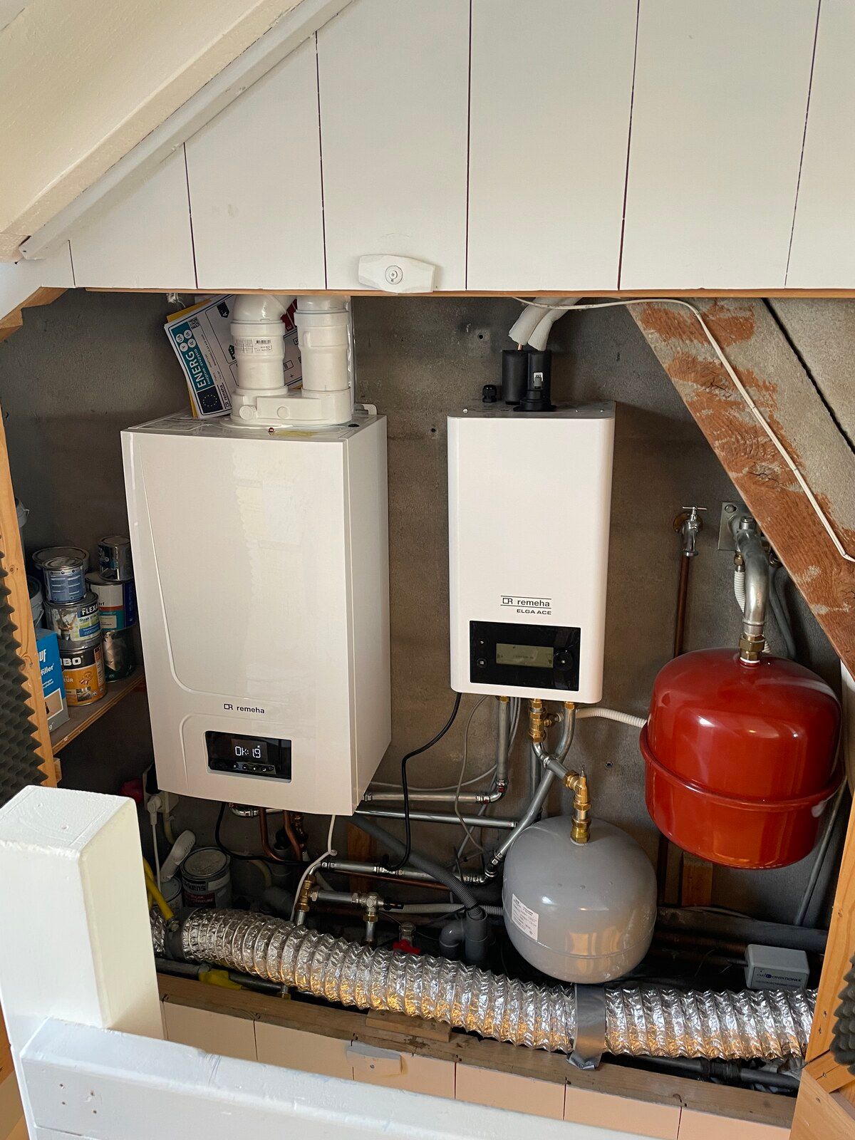 Warmtepomp geïnstalleerd aan een Nederlandse woning